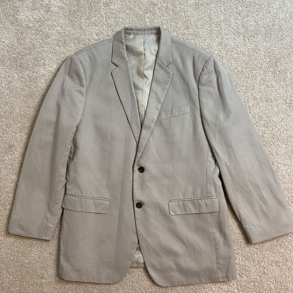 Banana Republic Men's Light Beige Two-Button Blazer. Tailored Slim